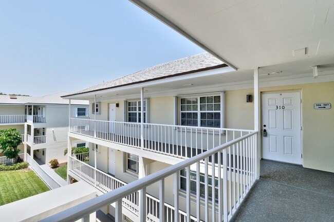 Building Photo - 1441 Ocean Dr