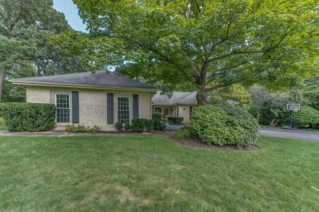 Foto del edificio - 145 Pine Tree Ln