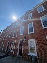Building Photo - 236 W Mifflin St