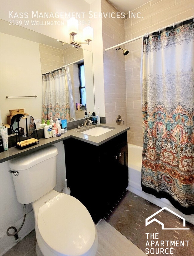 Building Photo - 3139 W Wellington Ave