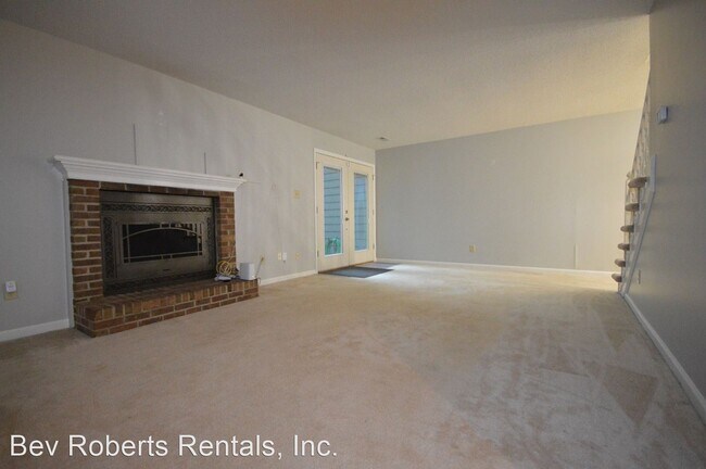 Building Photo - 3 br, 2.5 bath House - 240 Clancy Circle