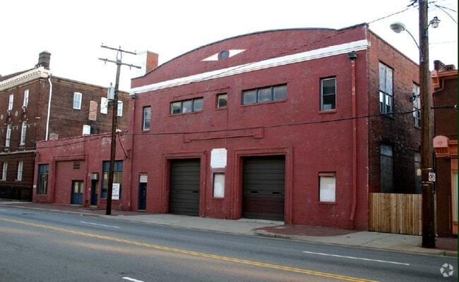 Building Photo - Bliley's Garage Apartments