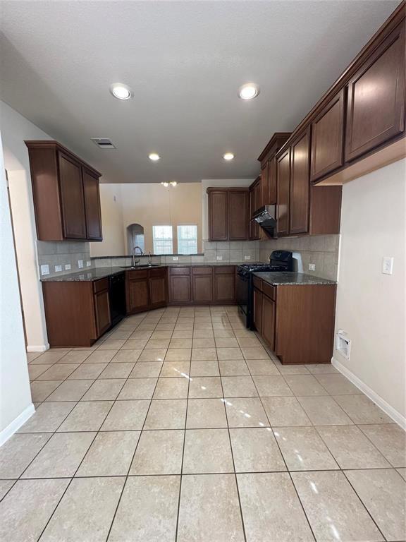Foto del edificio - 7119 Ironwood Forest Dr