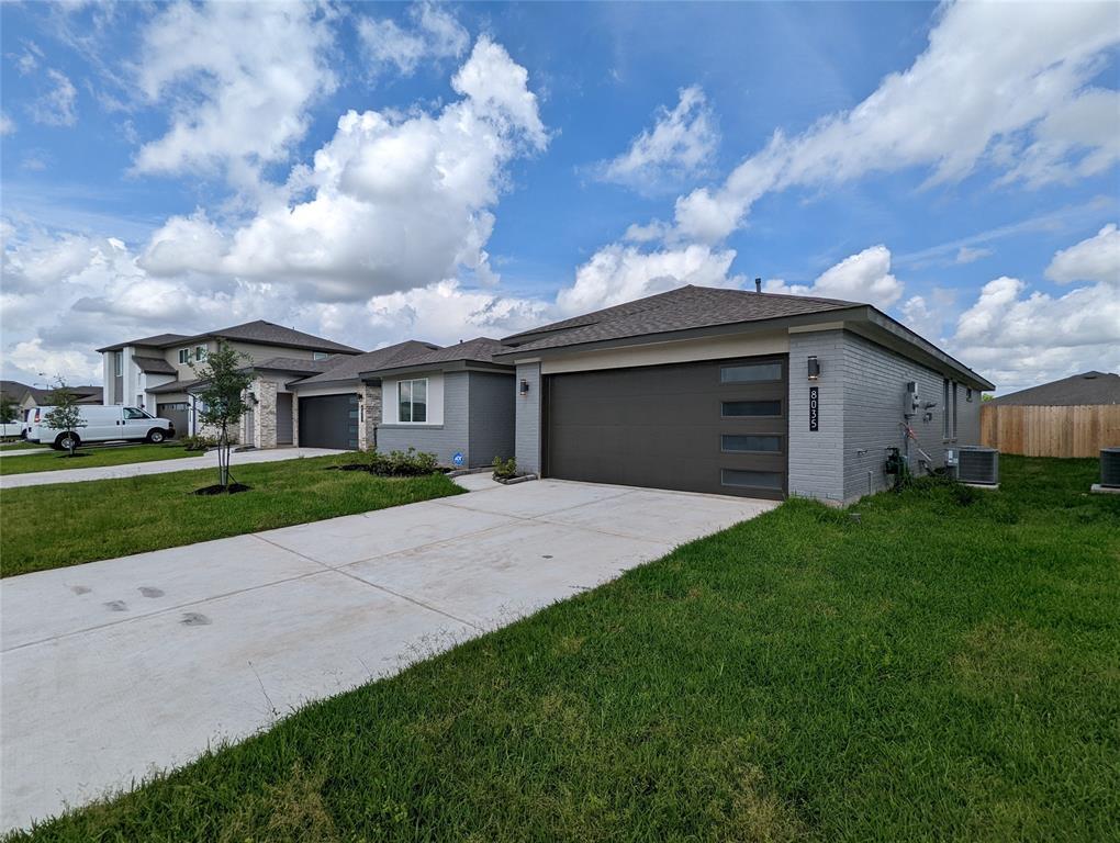 8035 House bank Ln, Rosharon, TX 77583 House Rental in Rosharon, TX