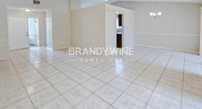 Foto del edificio - 737 Country Shire Ln
