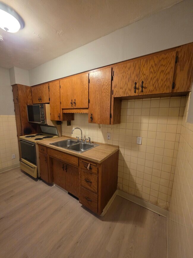 Cocina - 1230 Lily St