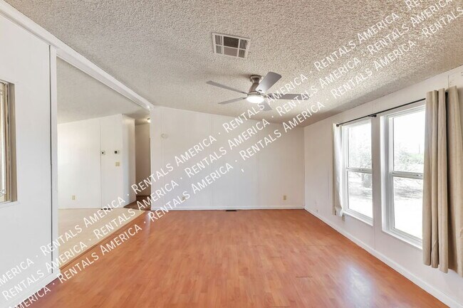 Foto del edificio - 13320 W El Lobo Rd