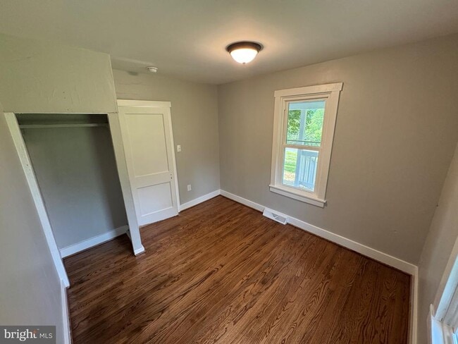 Foto del edificio - 122 Chandler Ct