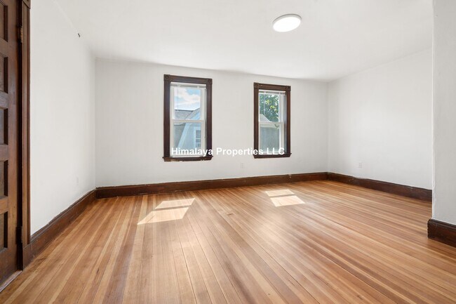 Foto del edificio - 45 Packard Ave