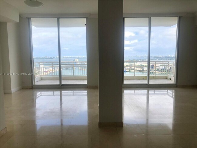 Foto del edificio - 888 Brickell Key Dr