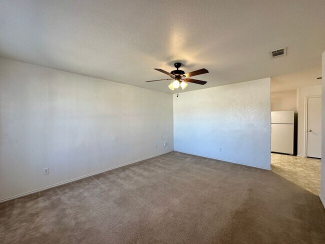 Building Photo - 5300 Lauren Lea Dr