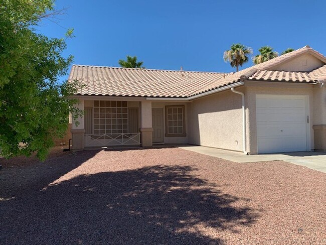 Building Photo - SINGLE STORY WITH A 3 CAR GARAGE IN HENDERSON!!!!