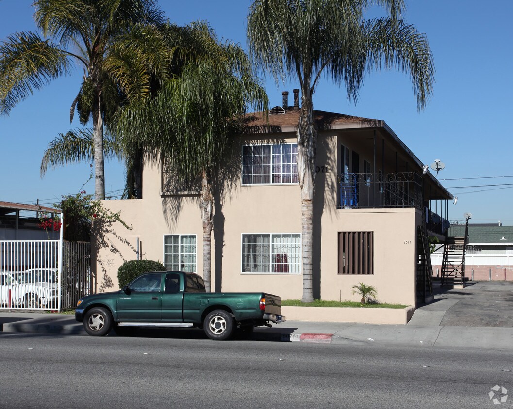 Foto principal - 5071 Gage Ave