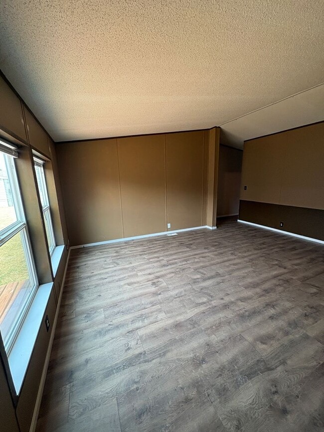 Foto del edificio - 3 Bedroom Unit behind Gallatin Valley Mall!