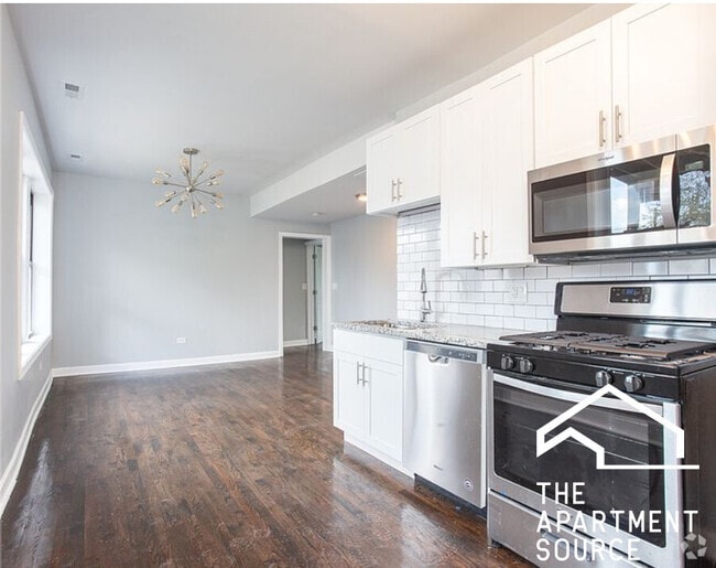 South Old Irving Park Apartments for Rent with a Yard Chicago, IL 2