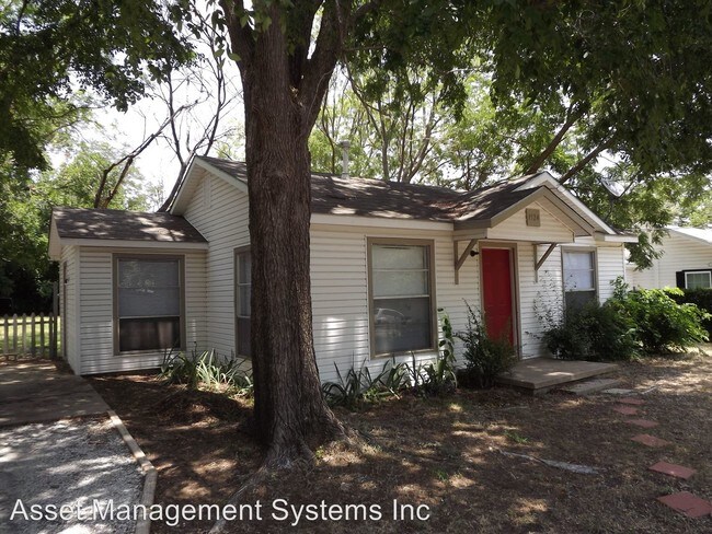 Building Photo - 1524 Lindsey St