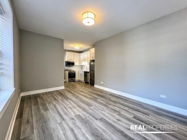 Foto del edificio - 2 bedroom in CHICAGO IL 60613
