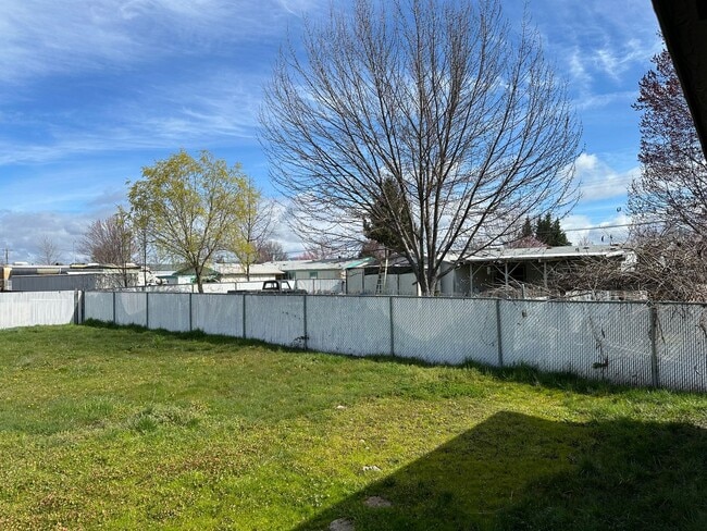Building Photo - 2641 Falcon St