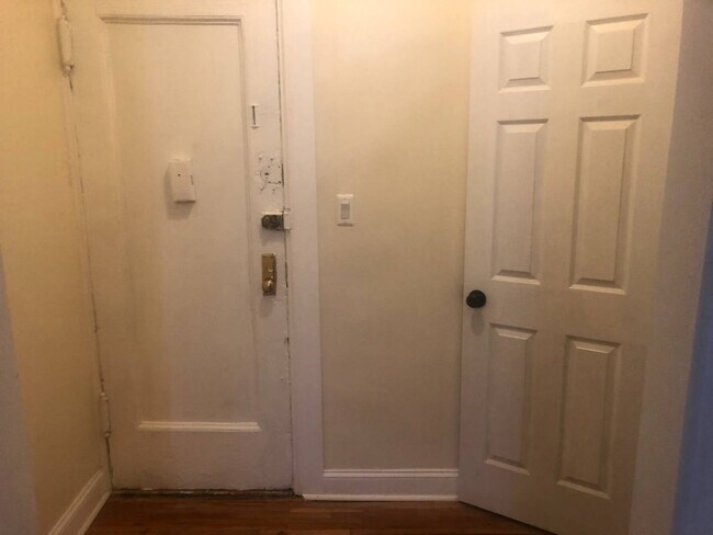 Foto del edificio - 3307 Hull Ave