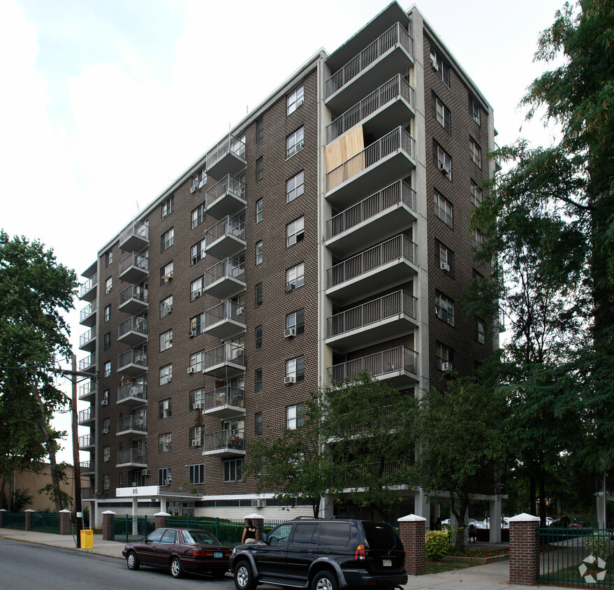 Building Photo - Stephen Crane Elderly