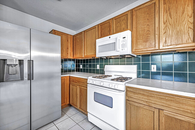 Building Photo - 820 Smoothing Iron Dr
