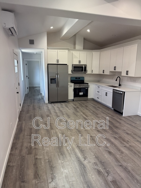 Building Photo - 90 Beacon Ct