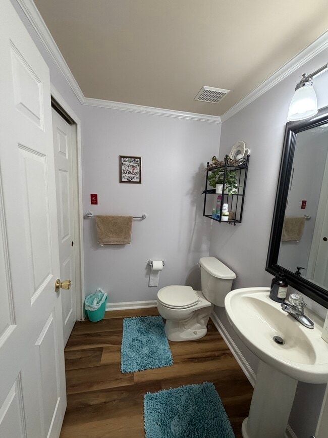 Building Photo - 50 Clover Pl