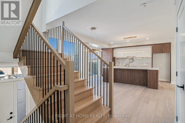 Building Photo - 574 Brunel St