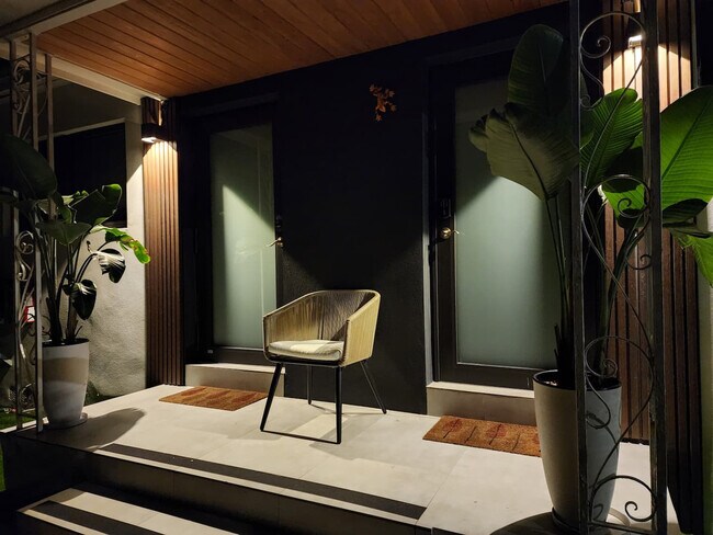 Foto del edificio - 740 SW 9th St