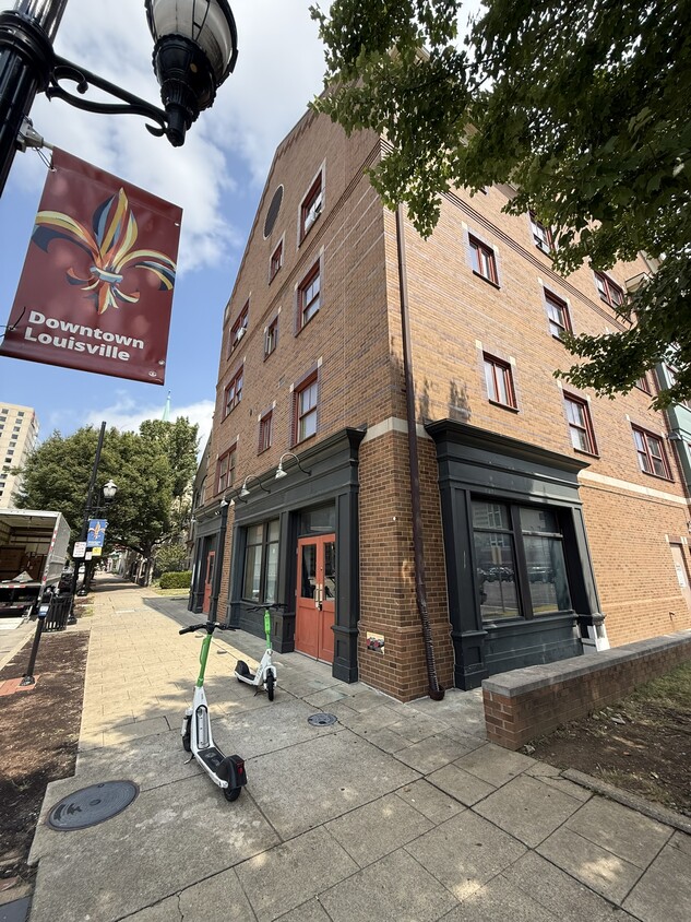 Primary Photo - Cathedral Commons