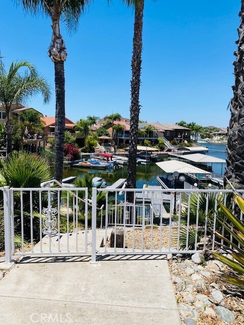 Foto del edificio - 24150 Cruise Cir Dr