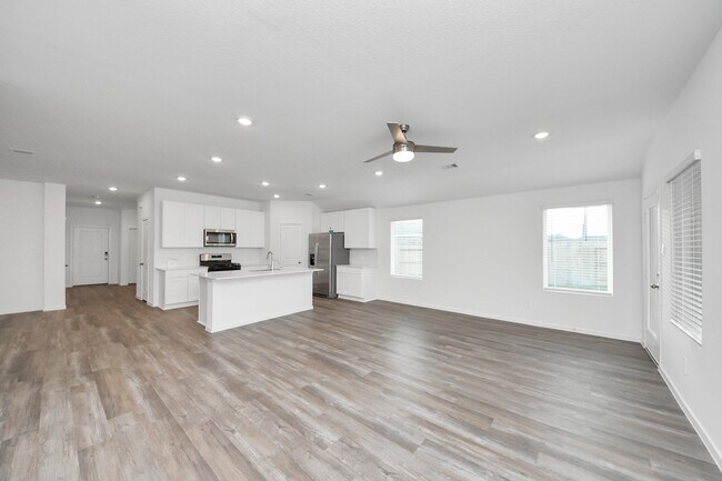 Building Photo - 6003 Bella Breeze Dr