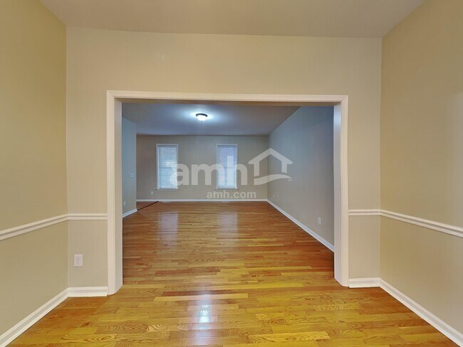 Foto del edificio - 3915 Red Hill Ct