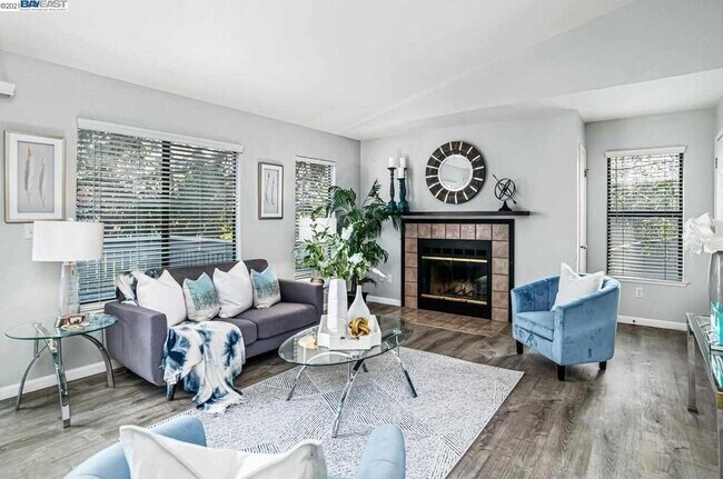 Foto del edificio - 7124 Cross Creek Cir