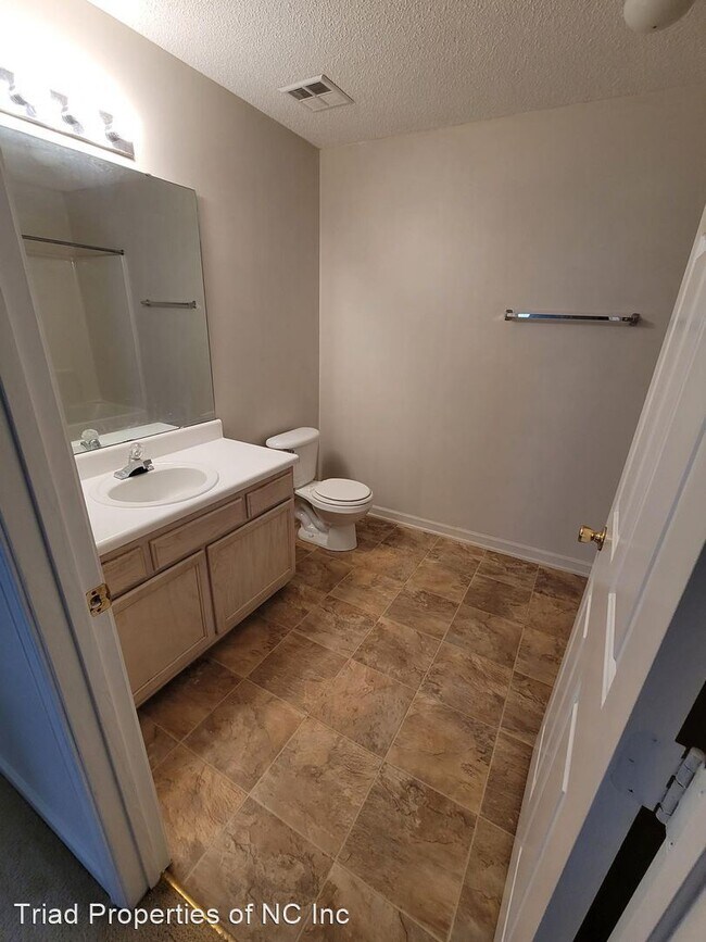 Foto del edificio - 3 br, 2 bath House - 2620 #2B Guyer St