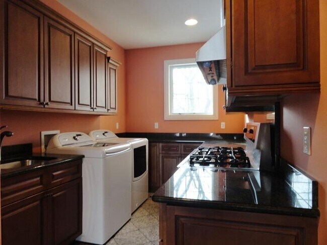 Foto del edificio - N3045 Lake Forest Cir