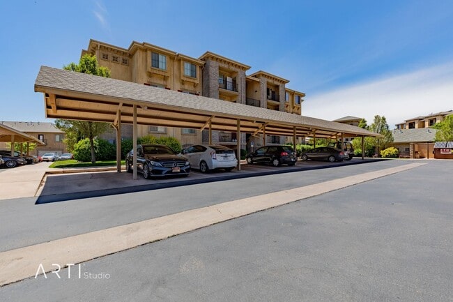 Building Photo - Available September 1 - Spacious 3 Bedroom...