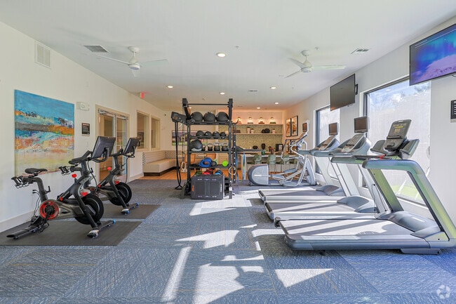 Gimnasio - Radius on Grove