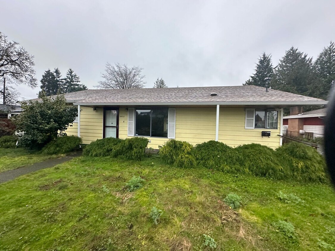 Primary Photo - New Listing! Large Rambler in South Seattle!