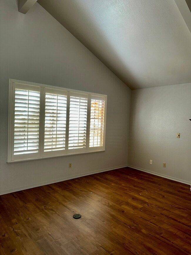 Building Photo - 3650 W Beechwood Ave