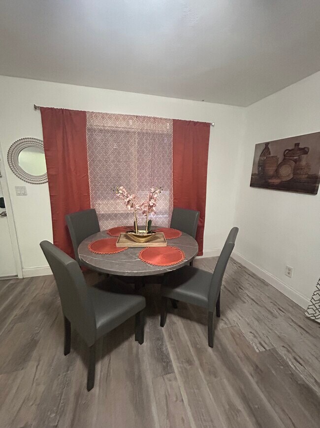 Foto del edificio - 1091 SW 32nd Ct