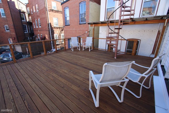 Building Photo - 2 br, 1 bath Condo - 1713 Riggs Pl NW