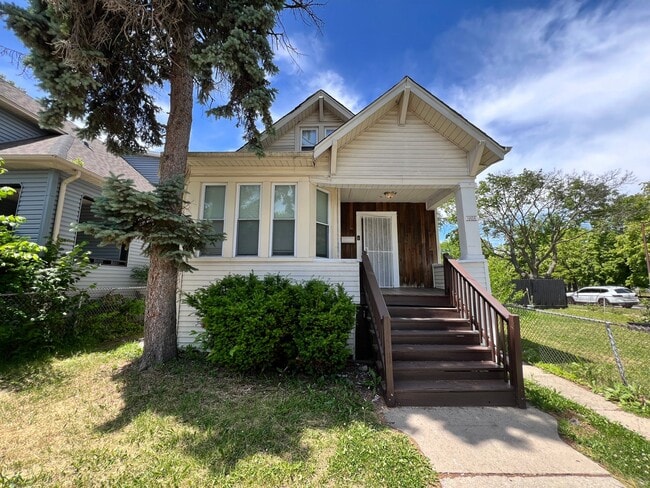 Photo - 10434 S State St House