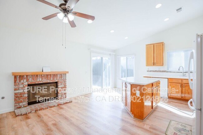 Foto del edificio - 44836 Marge Pl