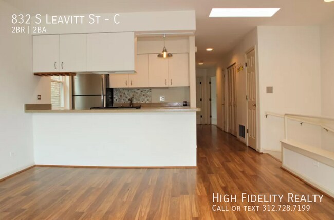 Building Photo - 832 S Leavitt St