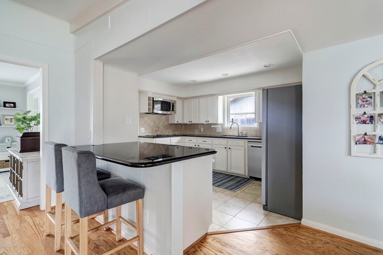 Foto del edificio - 12318 Woodthorpe Ln