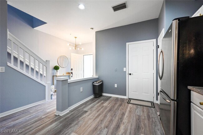 Foto del edificio - 981 Hampton Cir