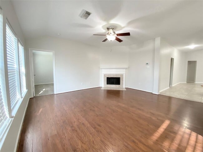 Building Photo - 12404 Shady Brook Dr