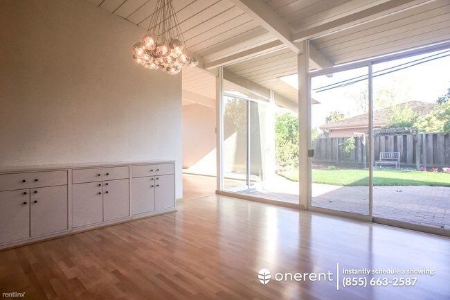 Building Photo - 4102 Mackay Dr