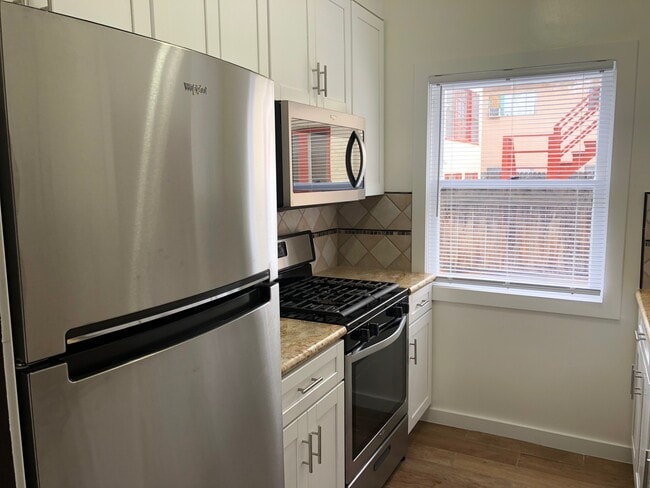 Building Photo - 768 Orizaba Ave